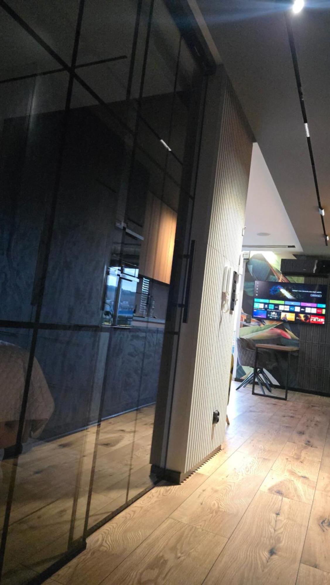Apartament Dark Prestige New ! - Dostep 24H, Projektor , Garaz Podziemny , Klimatyzacja , Duzy Taras Κίελτσε Εξωτερικό φωτογραφία